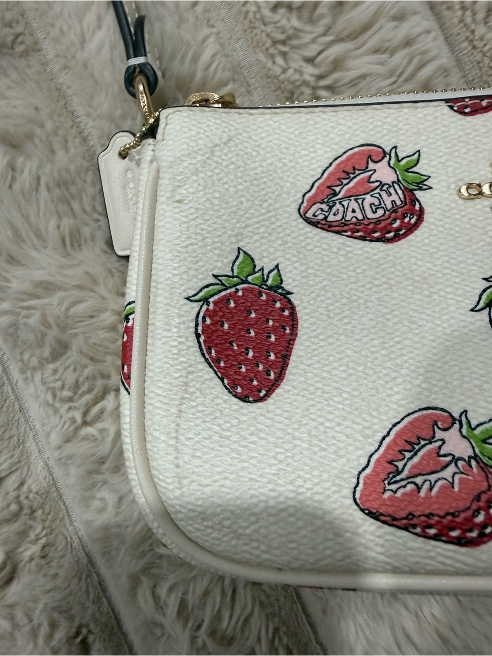 Coach White Leather Shoulder Bag with Pink Strawberry Print and Gold Hardware - Picture 6 of 6